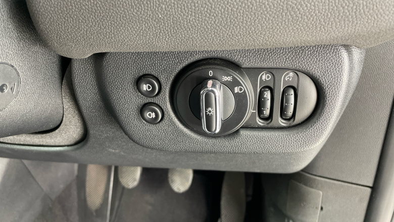 MINI Clubman 1.5 Cooper Exclusive 6dr Petrol Estate